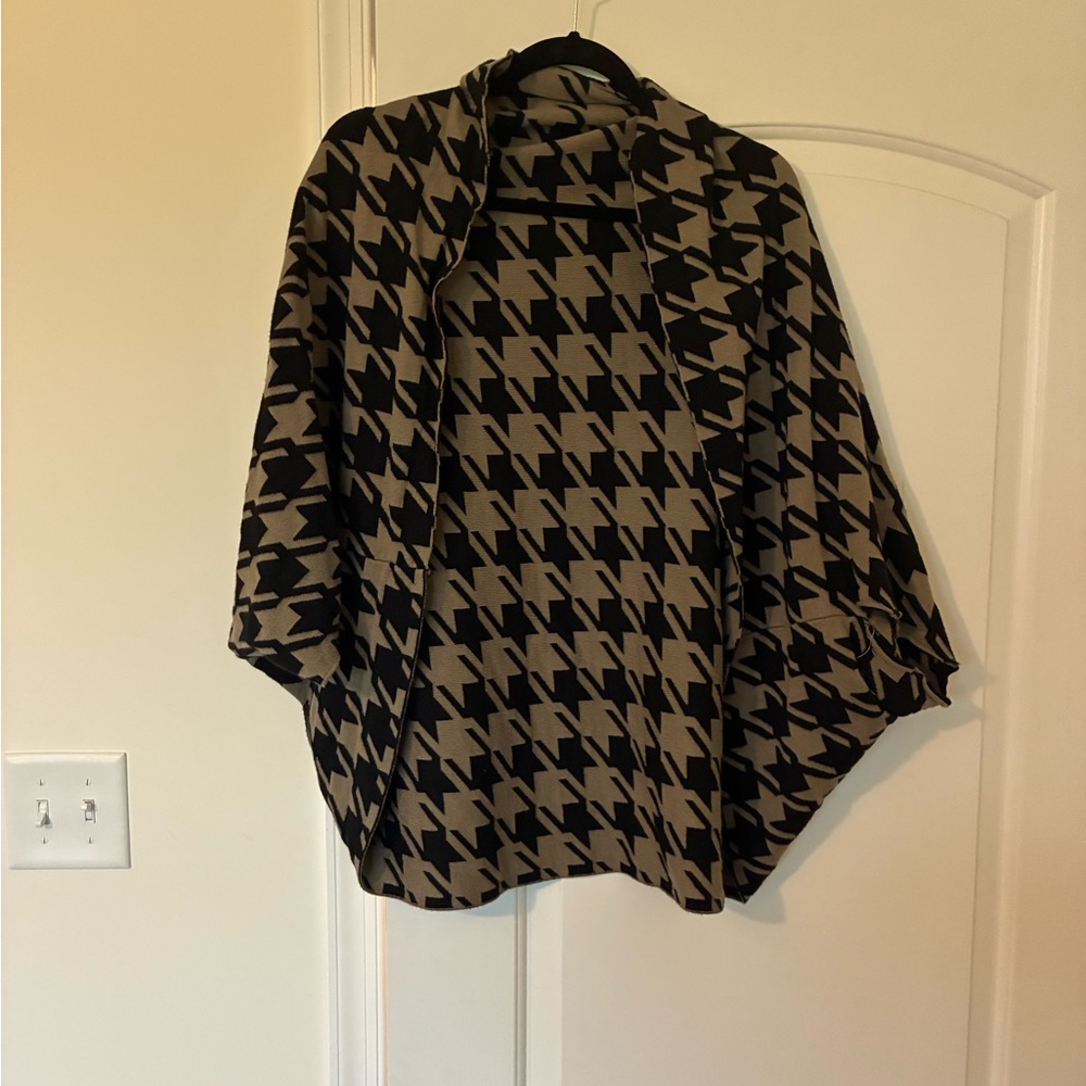 Women’s Tan And Black Pattern Shaw One Size